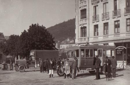 Place du 9 Avril 1944 Saint-Claude. Messageries Automobiles du haut Jura  1910